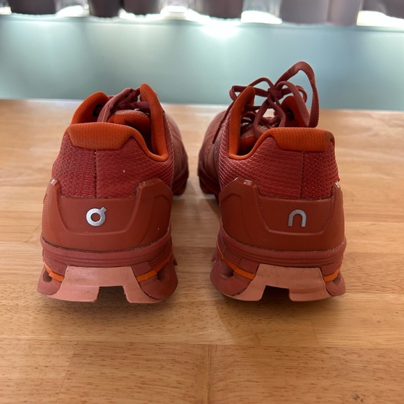 Orange On Cloud shoes - Picture 2 of 5